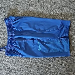 Nike basketball shorts Size M royal blue